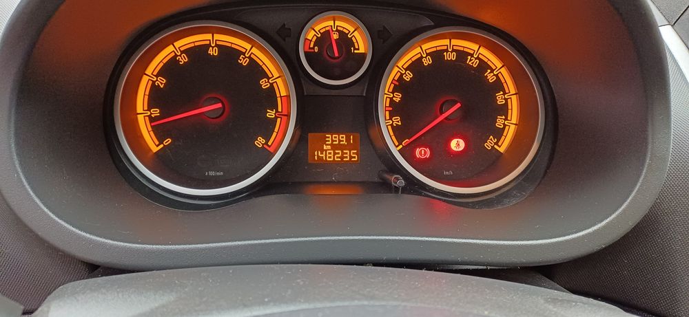 Opel Corsa 1,4 //Bezwypadkowy//2 kpl kół