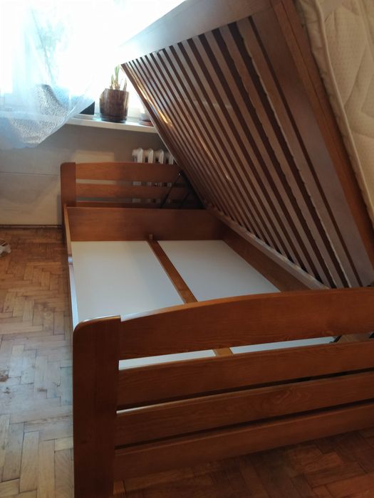 Łóżko sosnowe z pojemnikiem 120x200