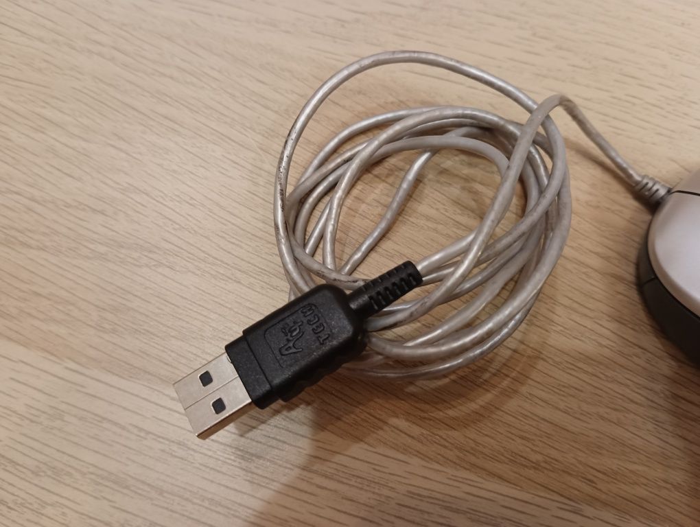 Myszka do komputera na kablu, wtyczka USB