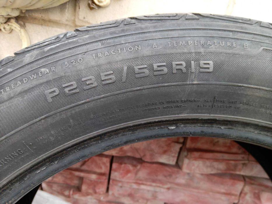 Шины 4 шт. 235/55 R19