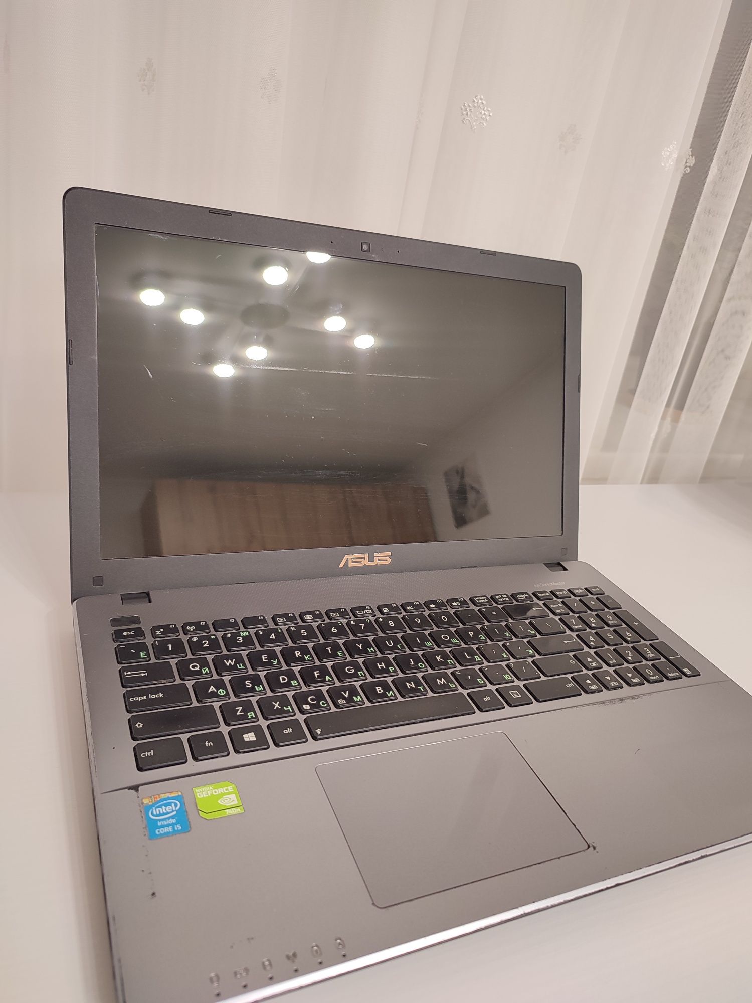 Ноутбук ASUS X550L