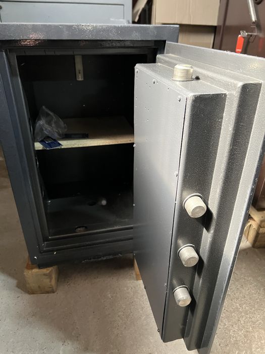 Сейф 1 клас опору Рубікон для збереження  документів