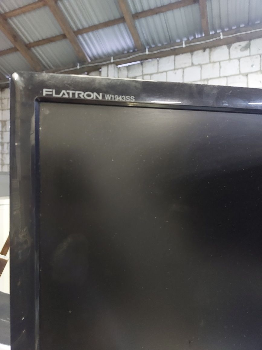 Monitor LG flatron 19 cali