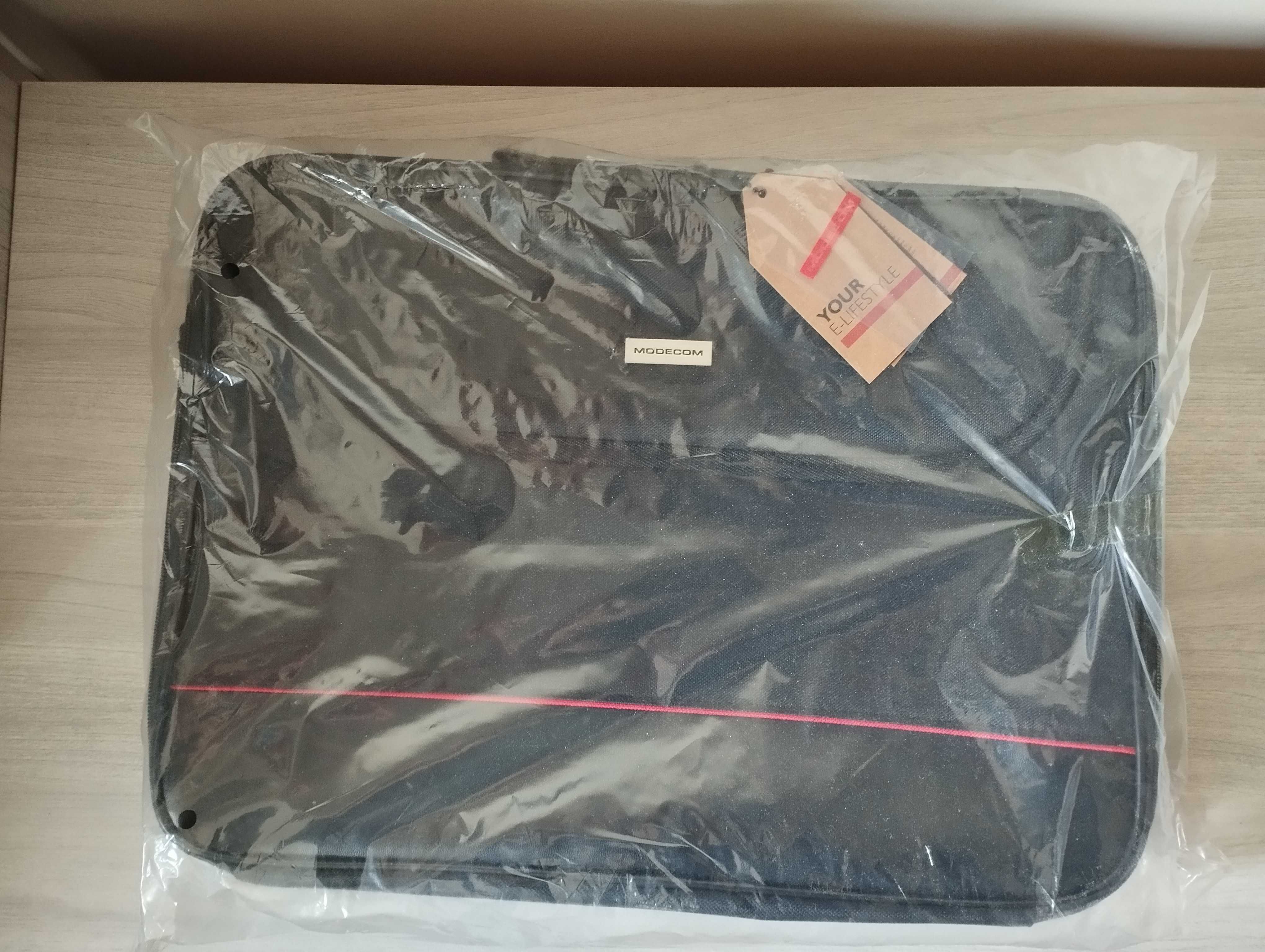 Podkładka chłodząca i pokrowiec na laptopa MODECOM