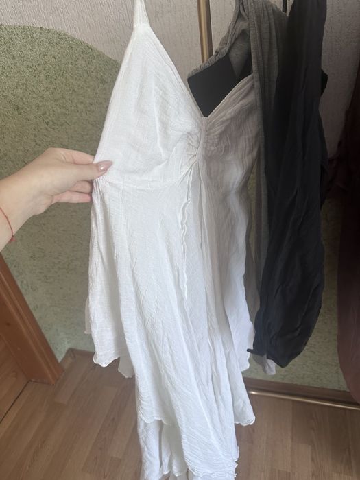 Жіночі сукні розміру XS-S в ідеальному стані  Prettylittlethings