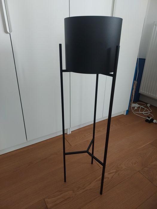 Donica kwietnik czarny metalowy