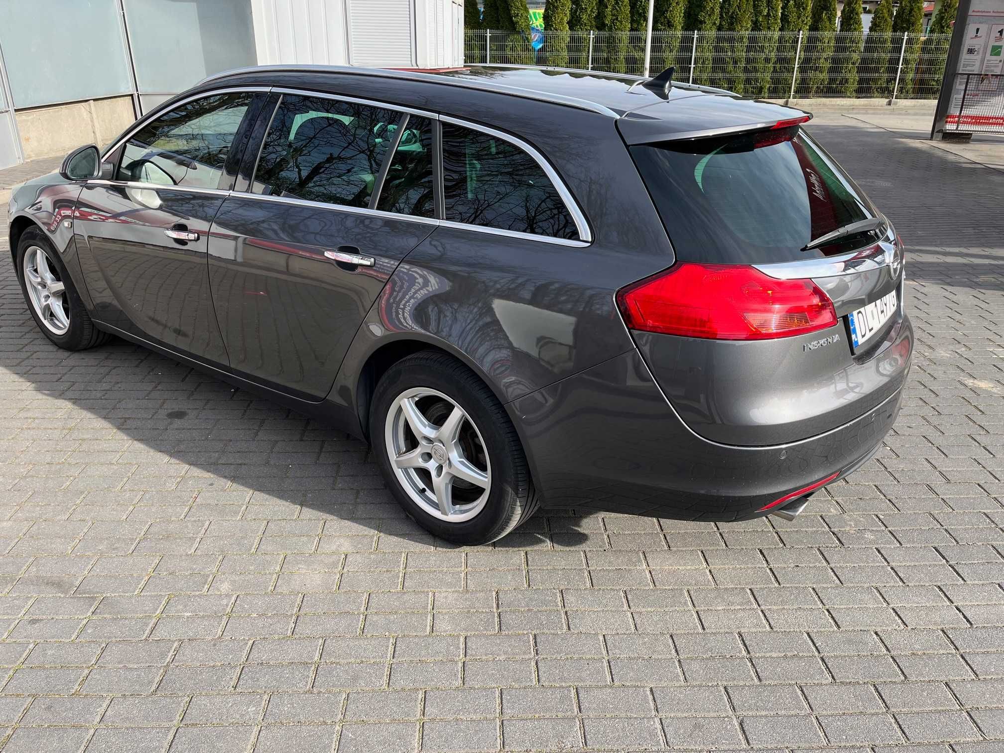 Opel Insignia 2.0 CDTI Kombi 2009 r.