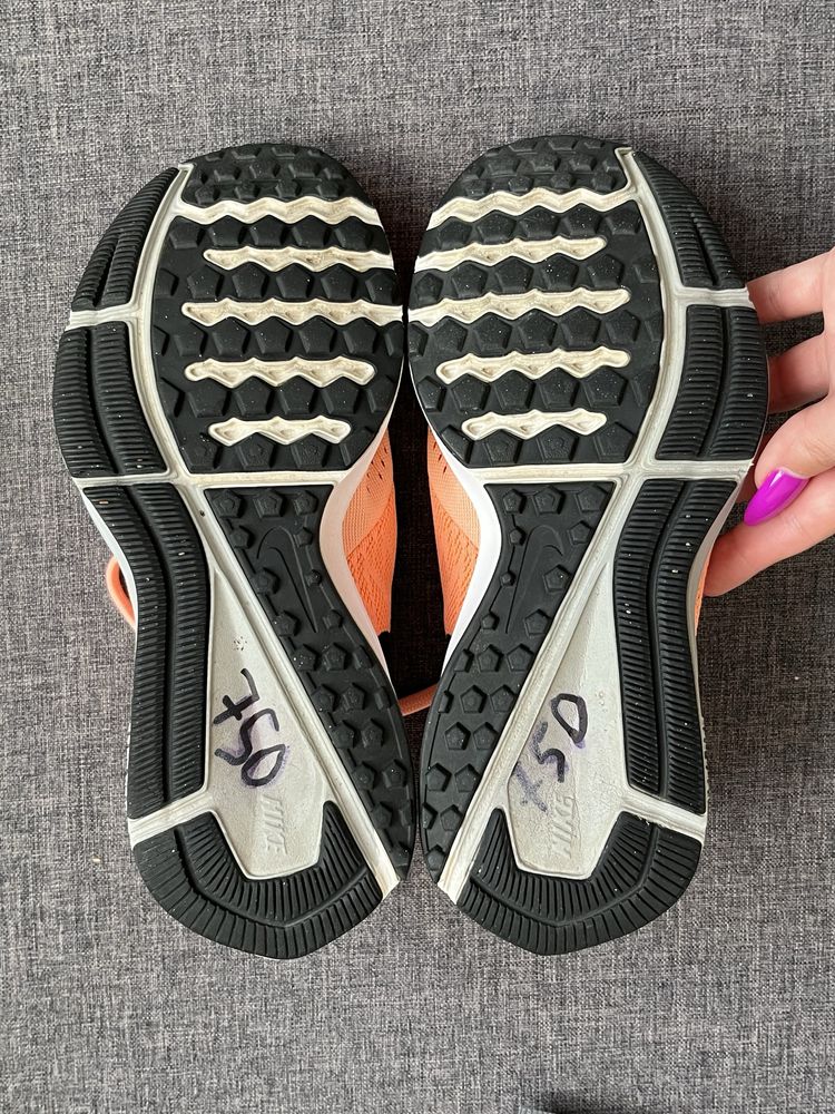 Бігові кросівки Nike winflo 4 жіночі