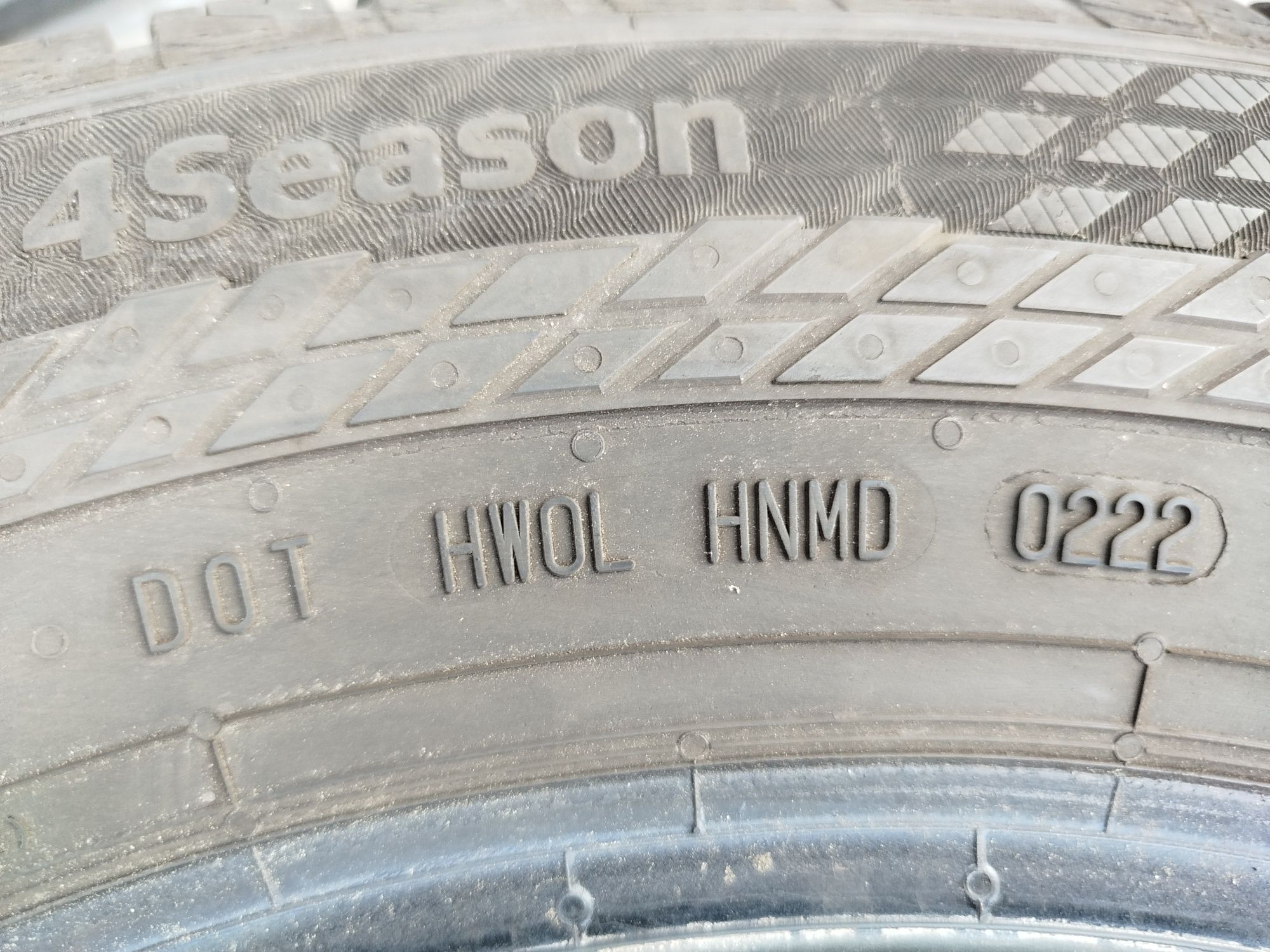Opony całoroczne Continental 215/65R16C
