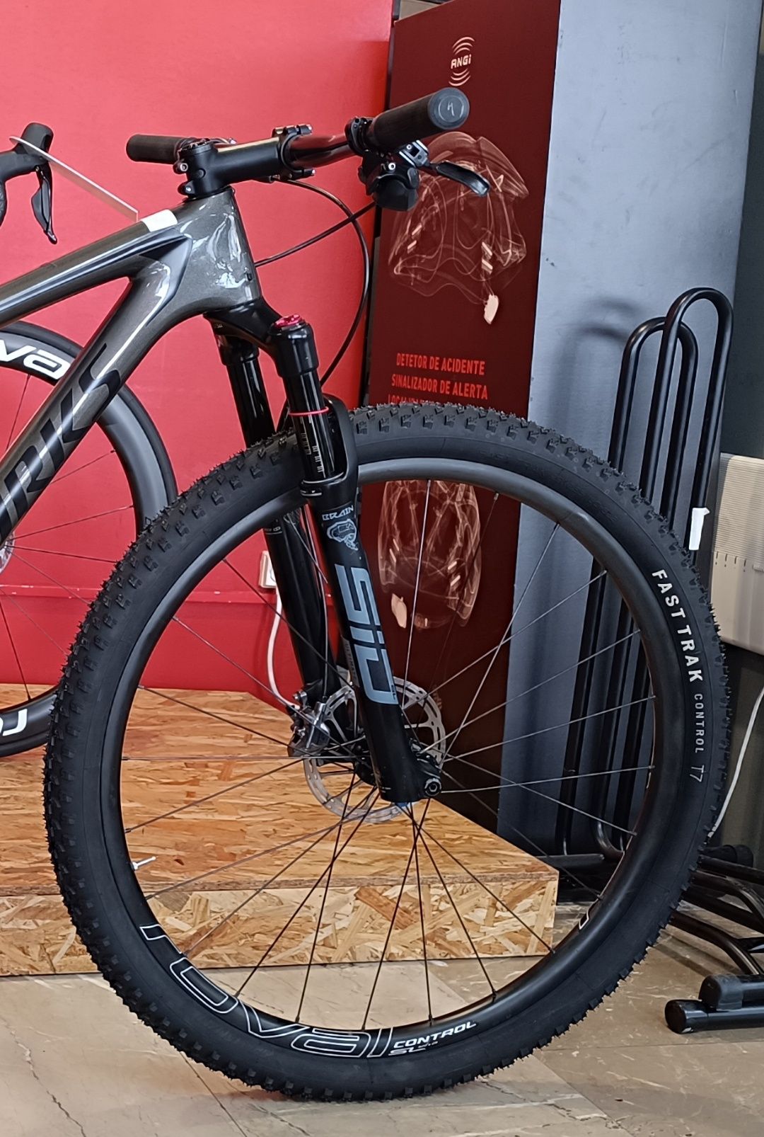 Specialized Epic S-Works M – Pronta para vencer!