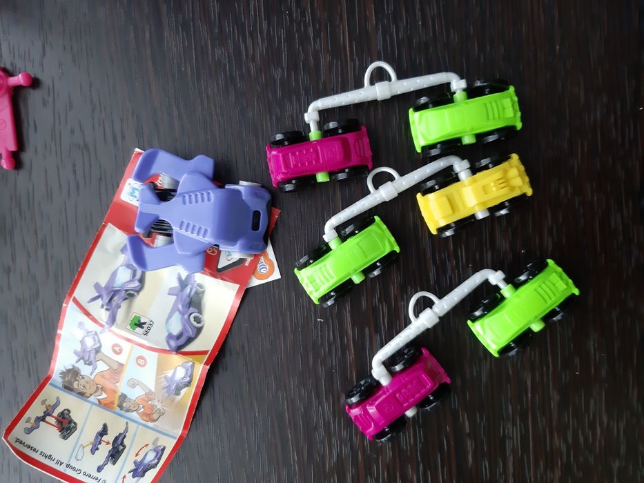 Машанки киндер іграшки