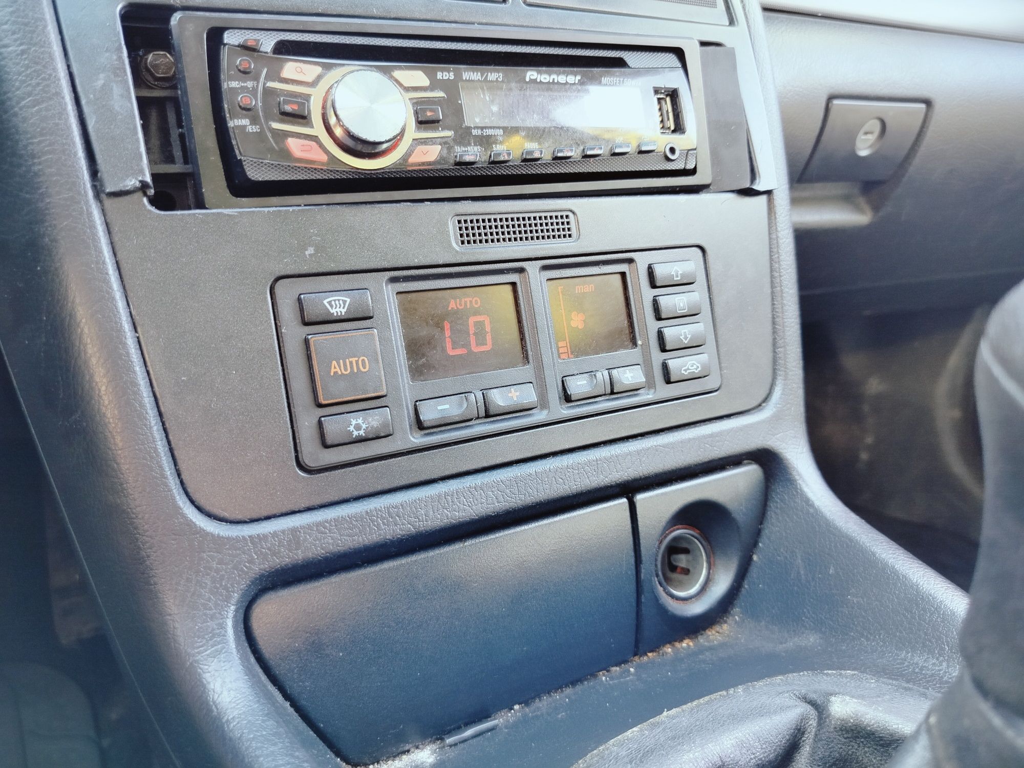Audi A4 1.6 Benzyna