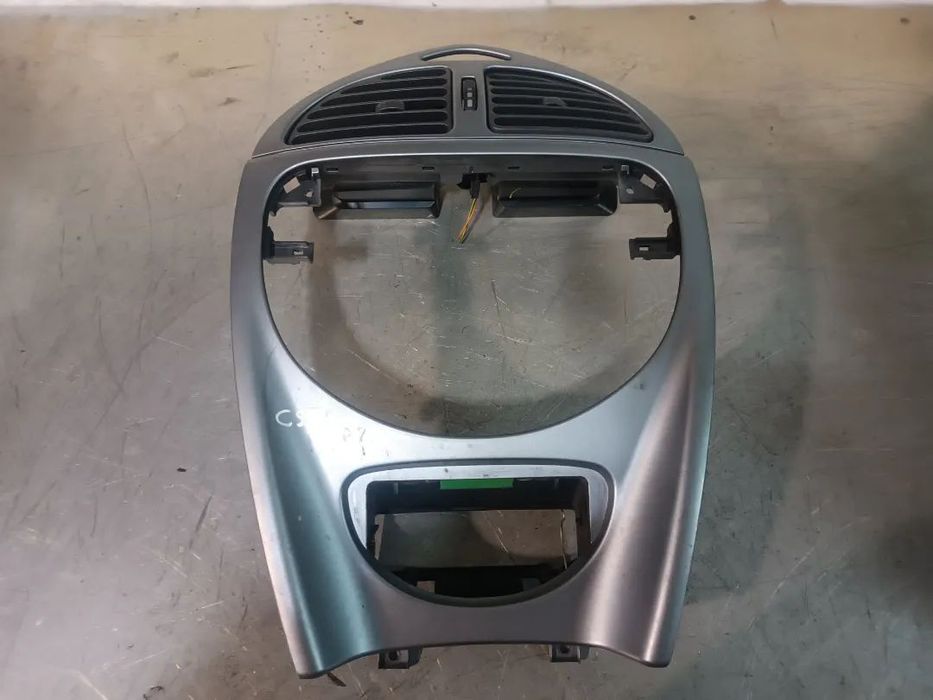 MOLDURA CENTRAL DO RADIO CITROEN C5  01-04