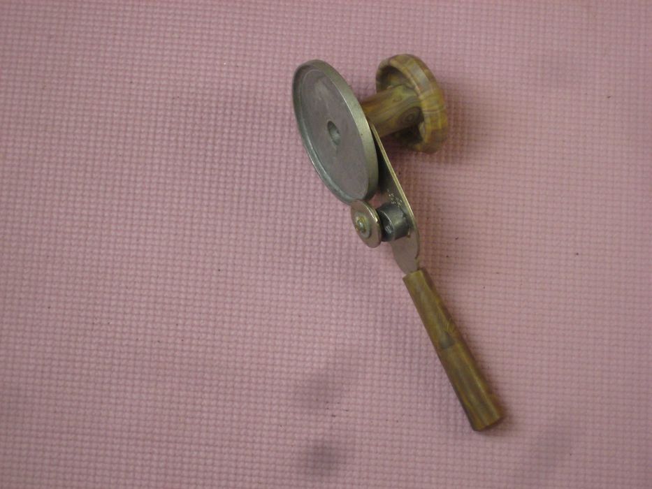 Машинка закаточная, ключ для закрутки