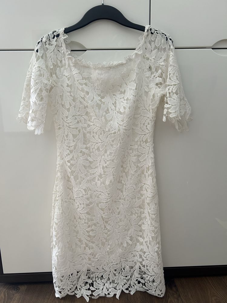 Biała koronkowa sukienka r. 38