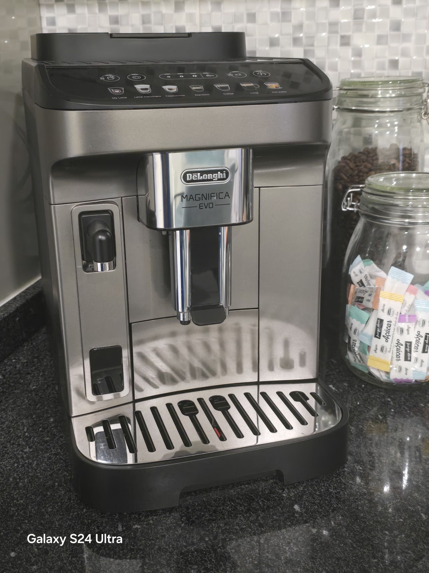 Máquina de Café Automática DELONGHI Magnifica Evo ECAM290.61.SB