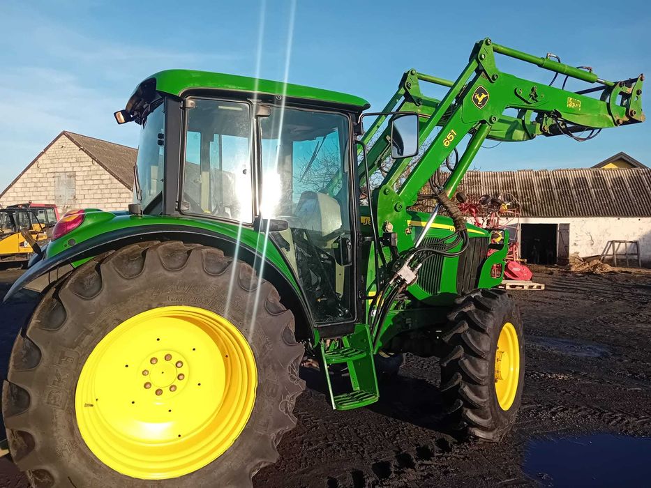 Ciągnik John Deere 6120 z turem