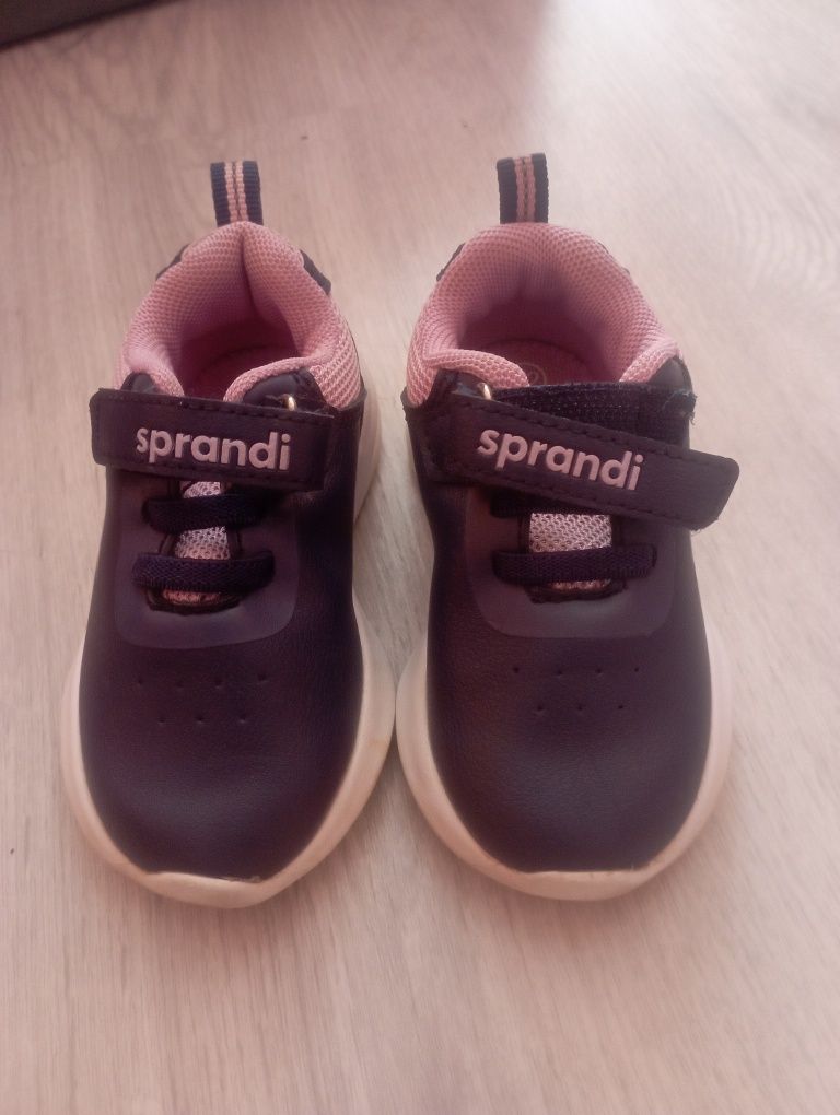 Adidasy Sprandi rozmiar 22