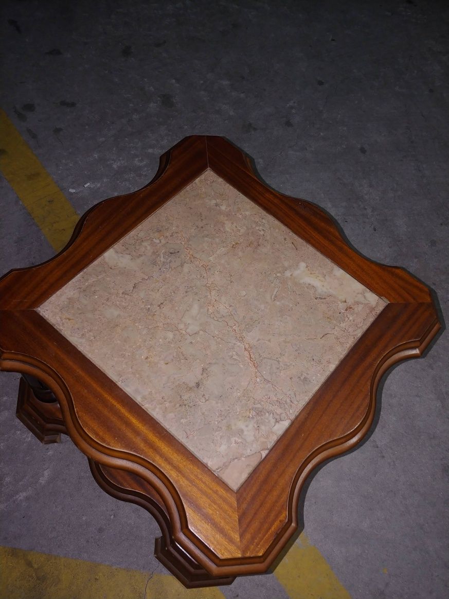 Mesas de centro e apoio