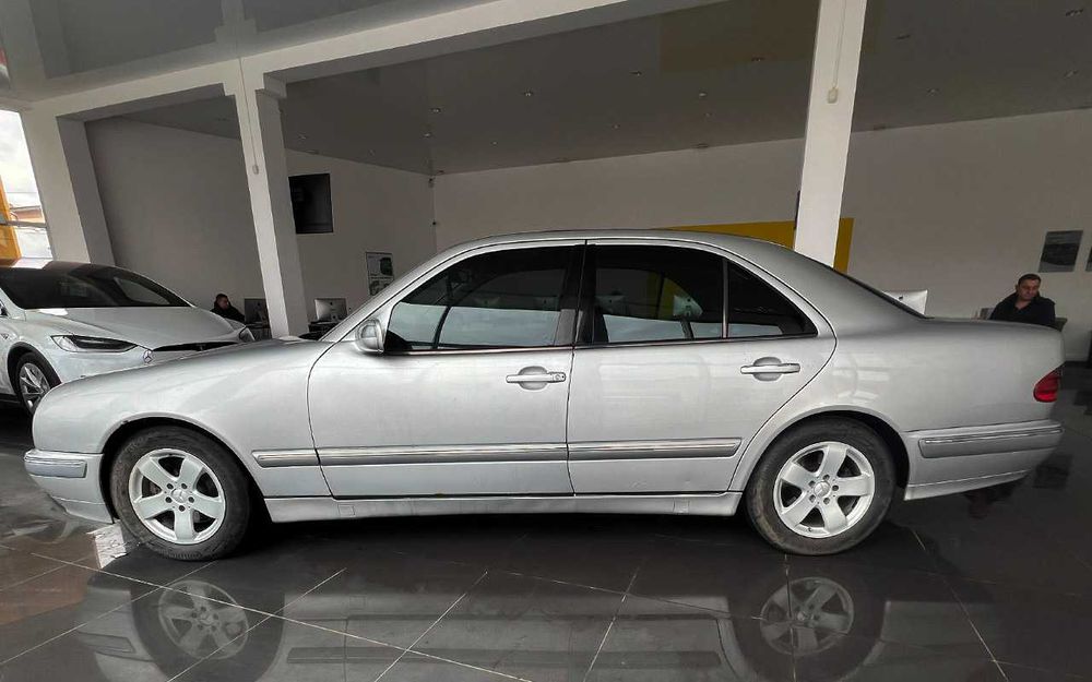 Mercedes-Benz E 270 2001