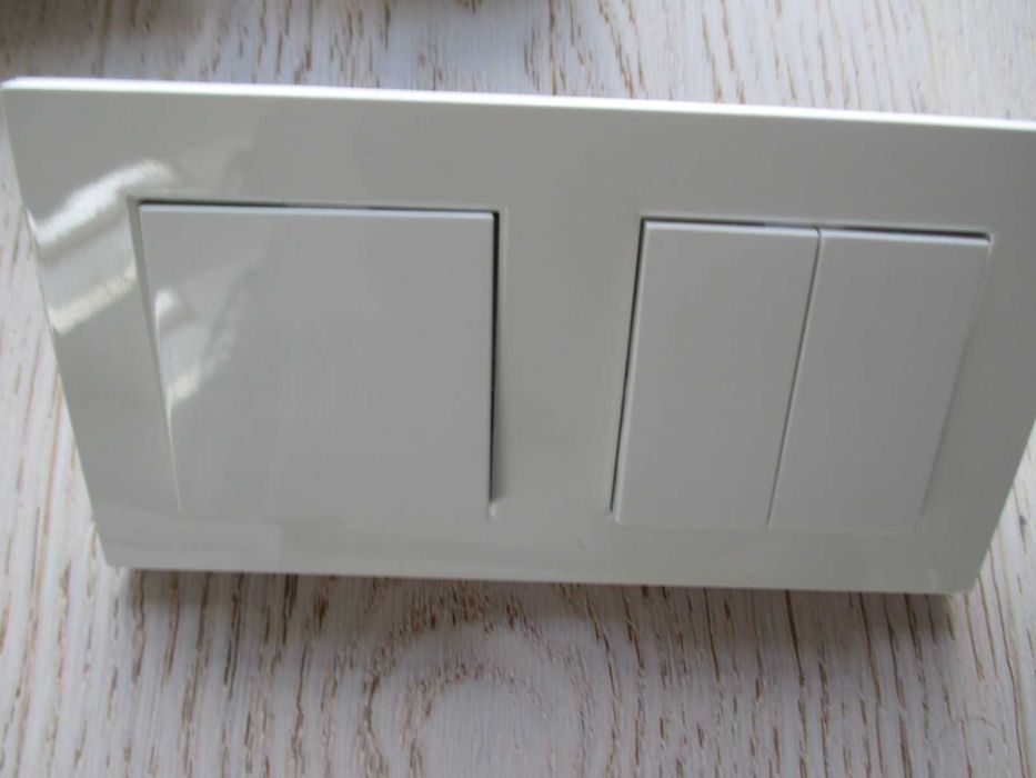 zestaw Legrand - wyłączniki i gniazda