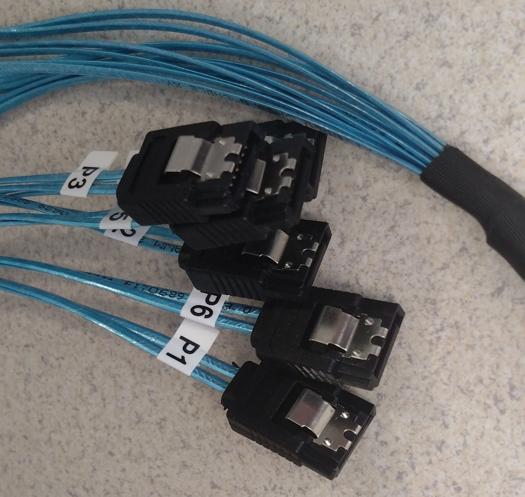 Kabel mini sas 6 SATA