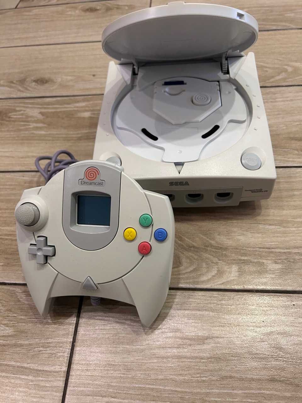 Sega Dreamcast с эмулятором привода GDEMU и модом на питание 12в