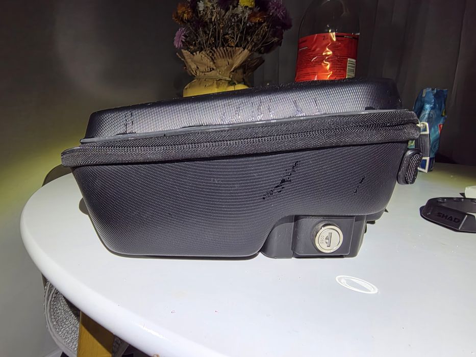 Сумка на бак SHAD E091CL Click System Dual Lockable