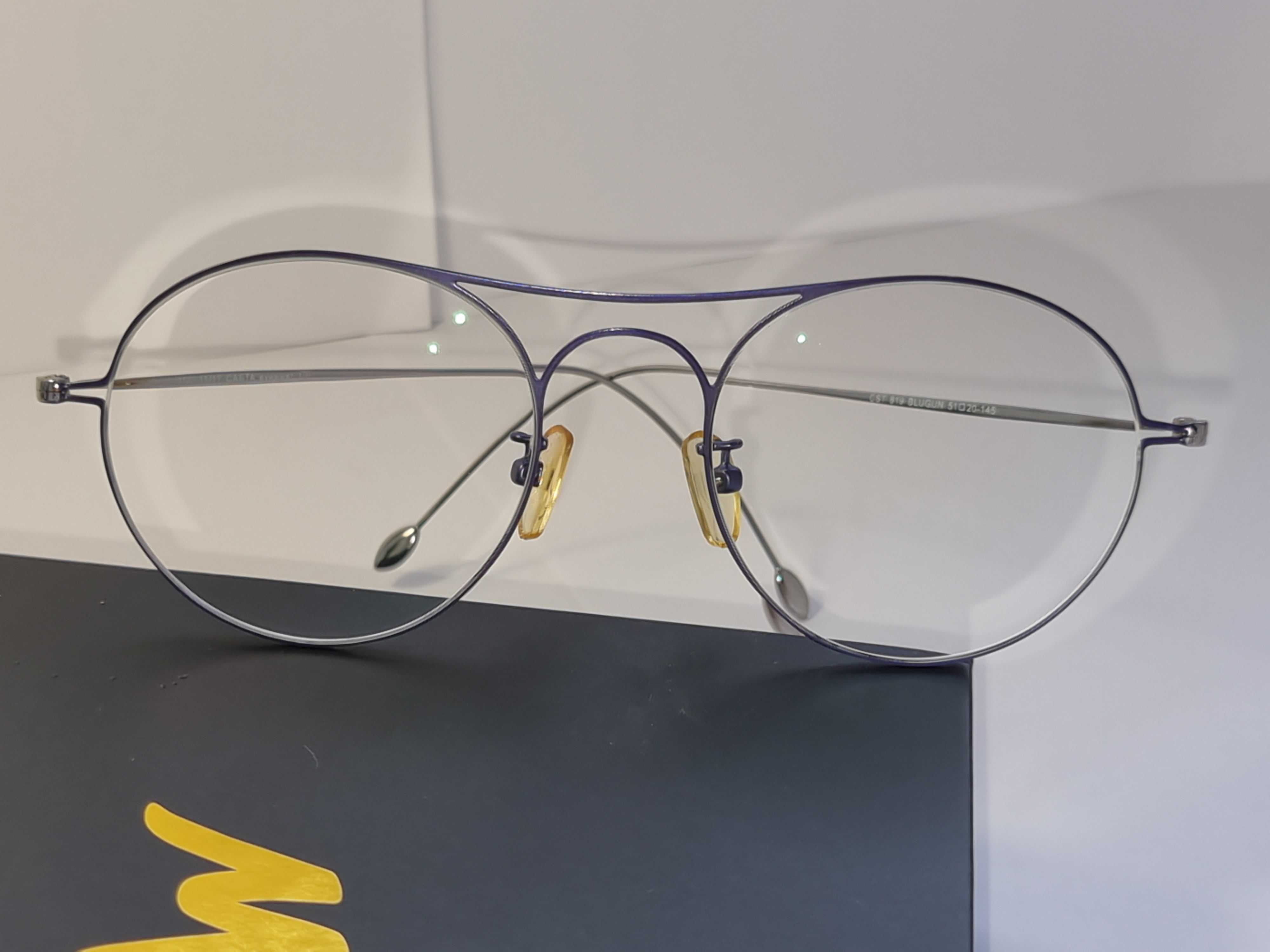 Стильні окуляри з прозорими лінзами