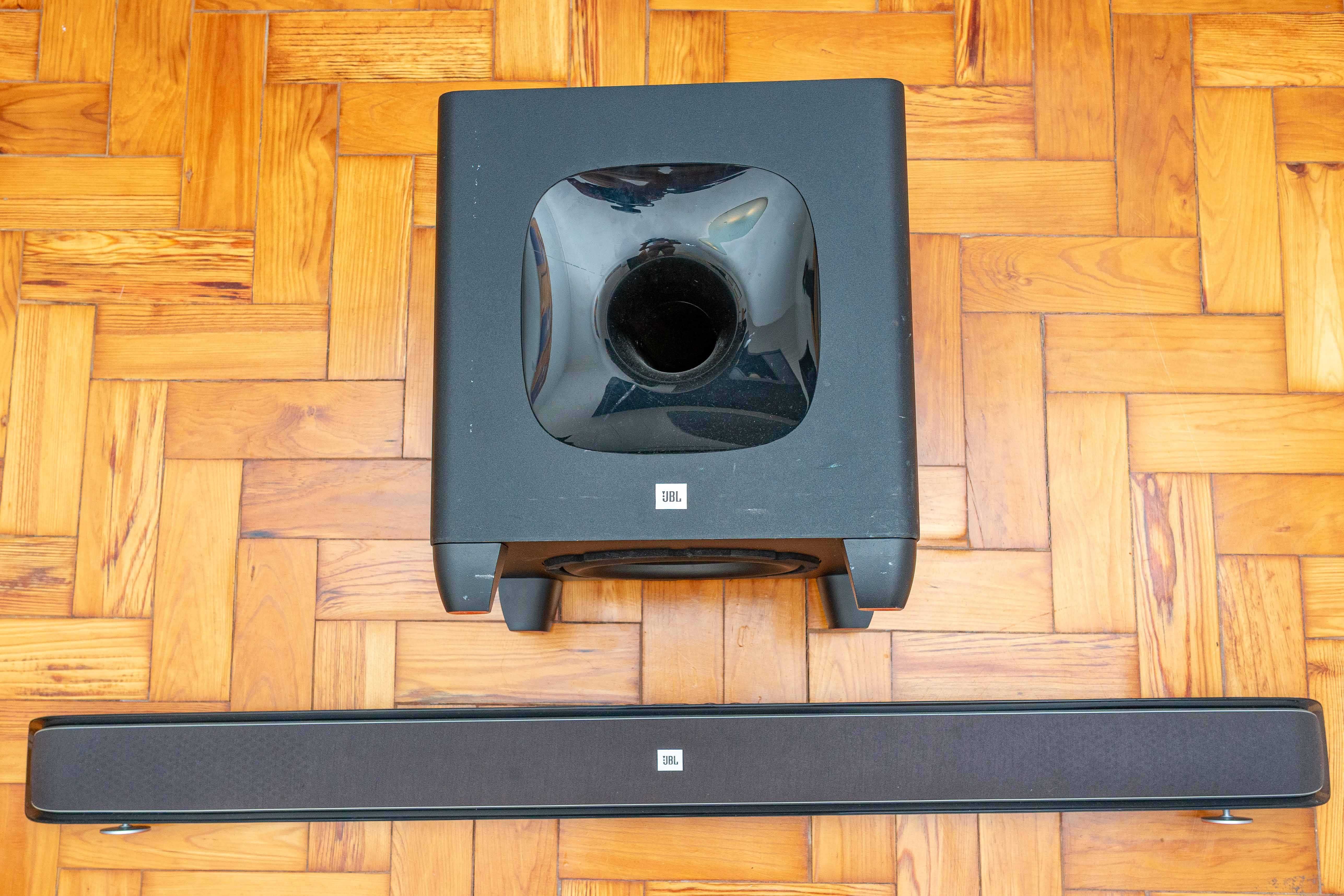 Coluna e Barra e subwoofer JBL SB400