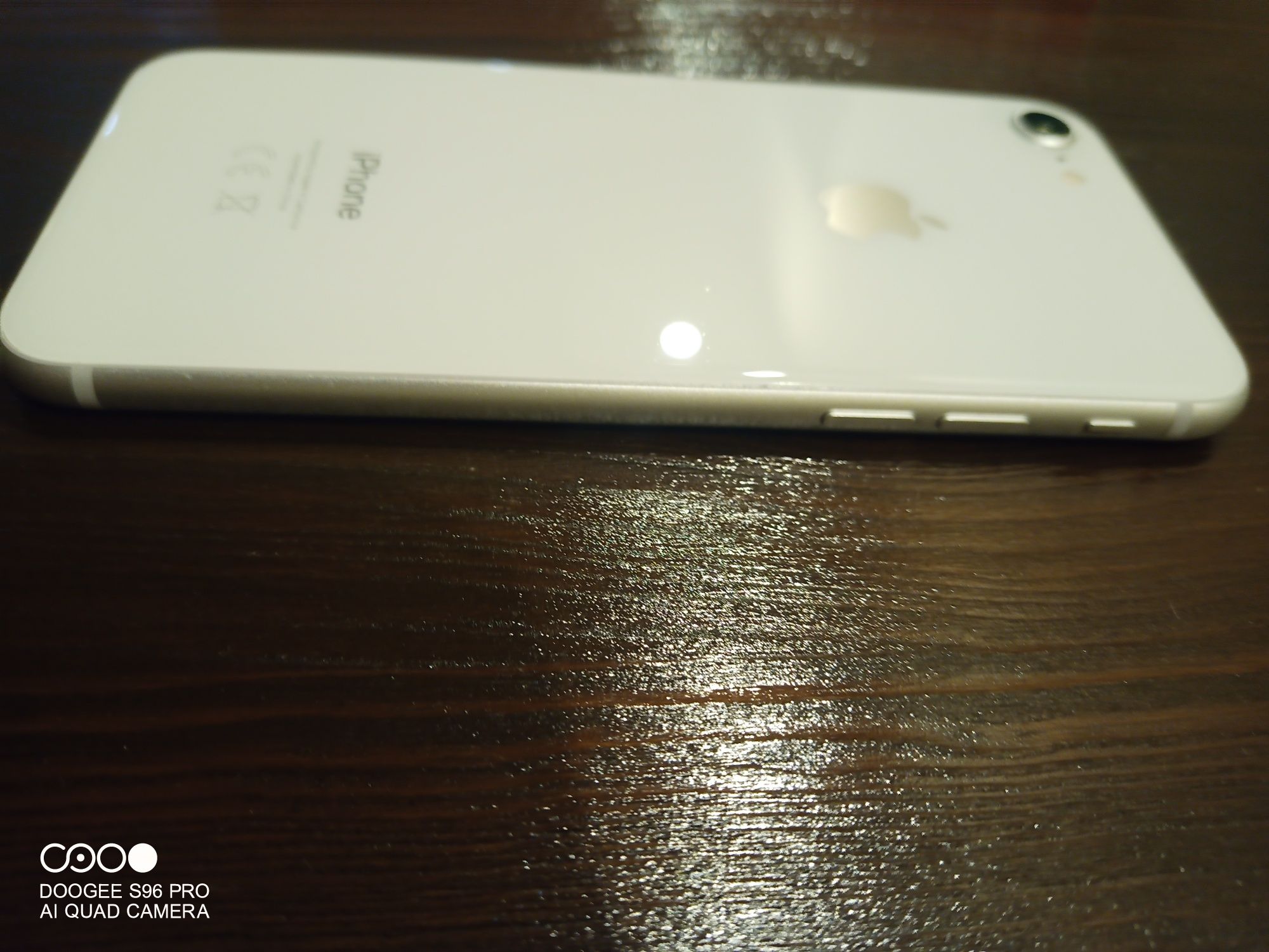 IPhone 8 64g Biały Stan BDB