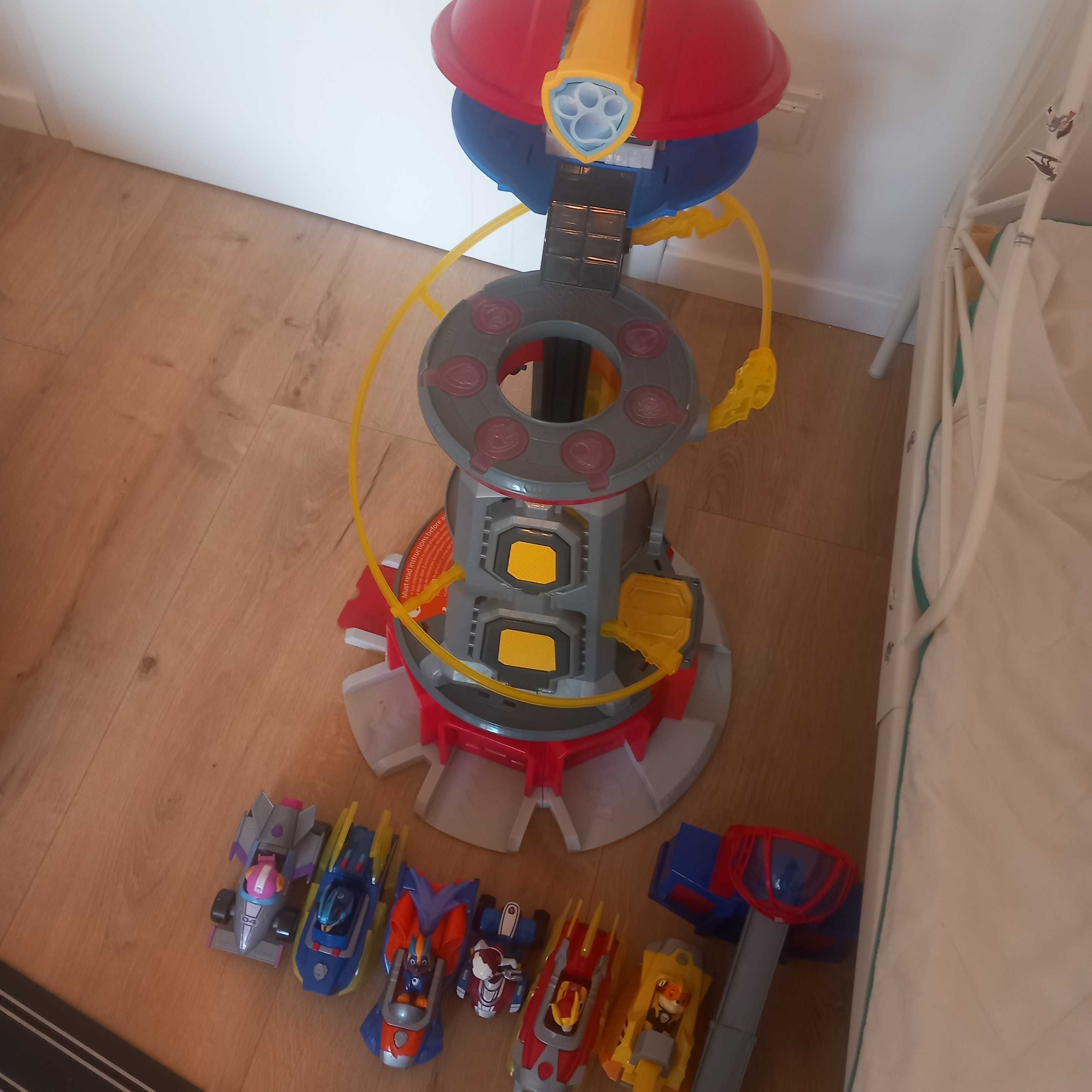 Baza Psi patrol plus autka i zjezdzalnia