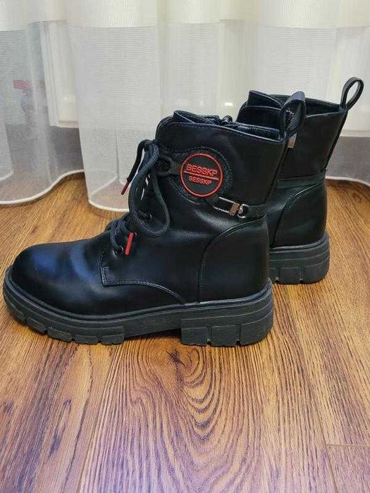 Демі черевики для дівчинки 37 розмір