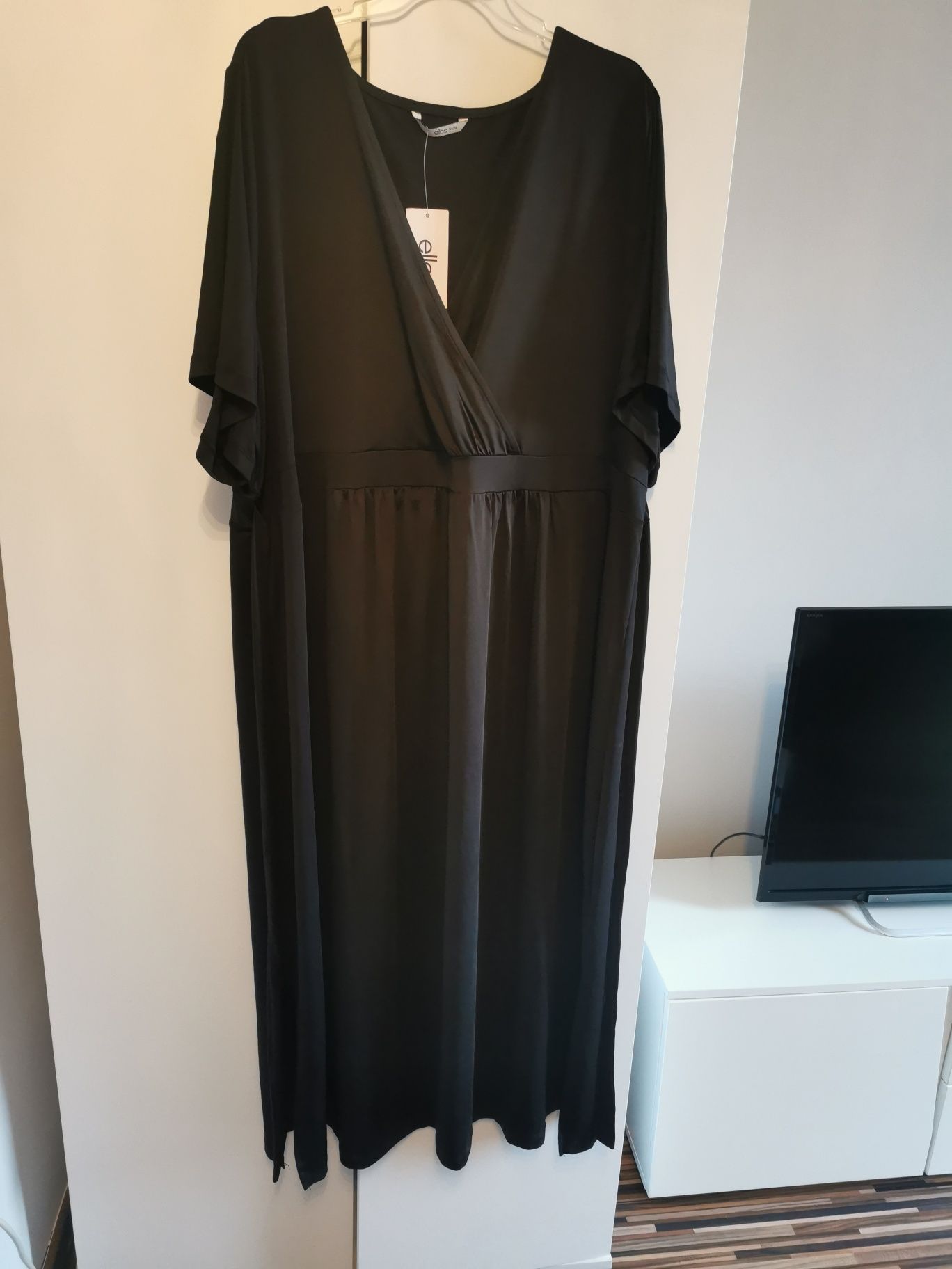 Sukienka czarna midi 54