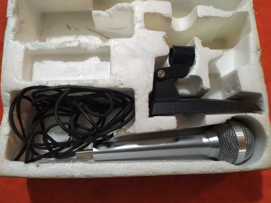 Продам проводний мікрофон Binatone модель 02/3299 (не дорого)