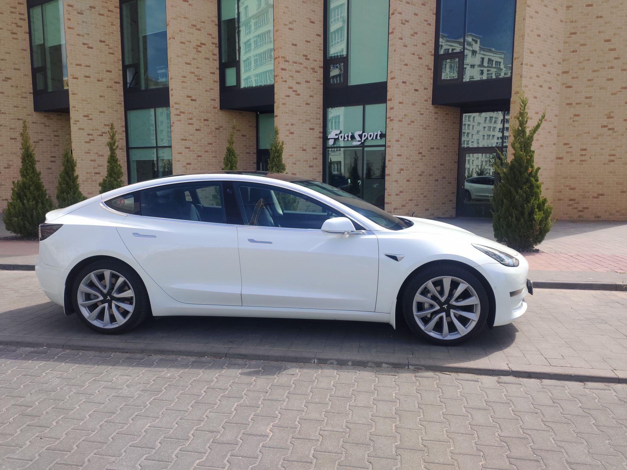 TESLA MODEL 3 Long Range 2018 року