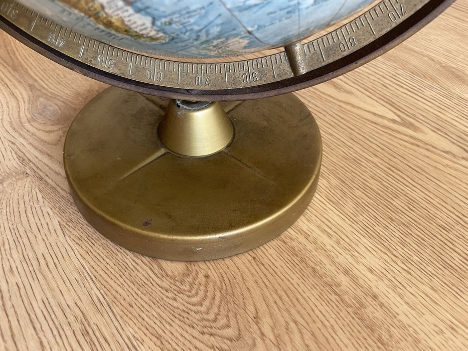 Globo vintage em bom estado