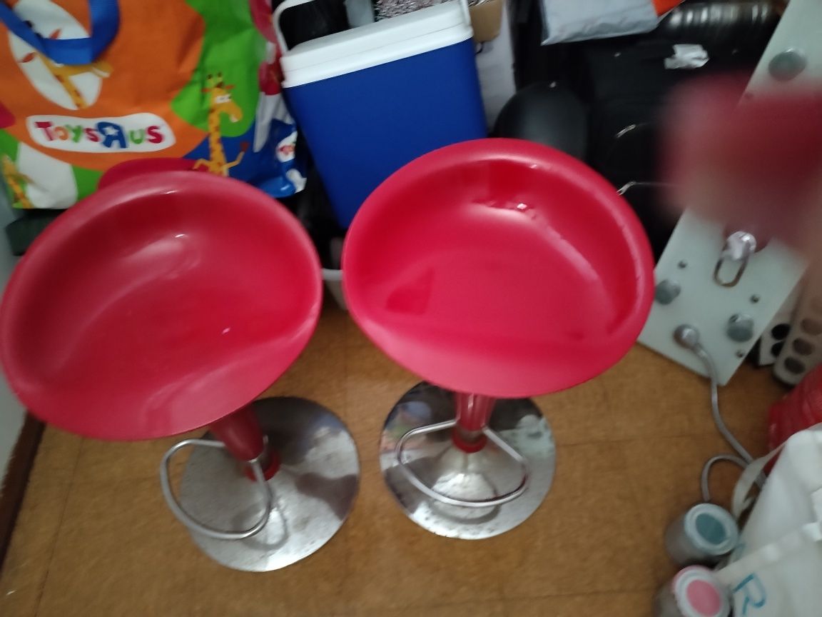 Banco altos vermelhos