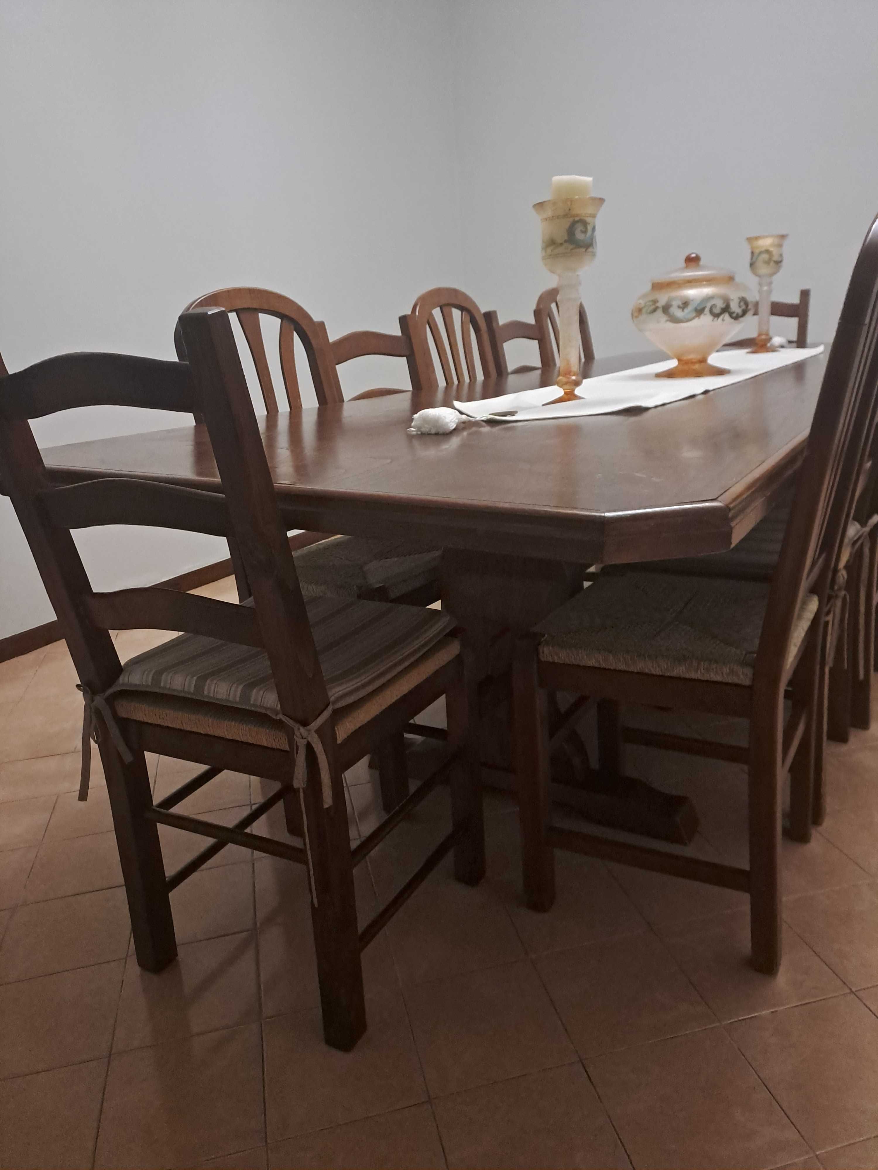 Mesa de madeira para eventos