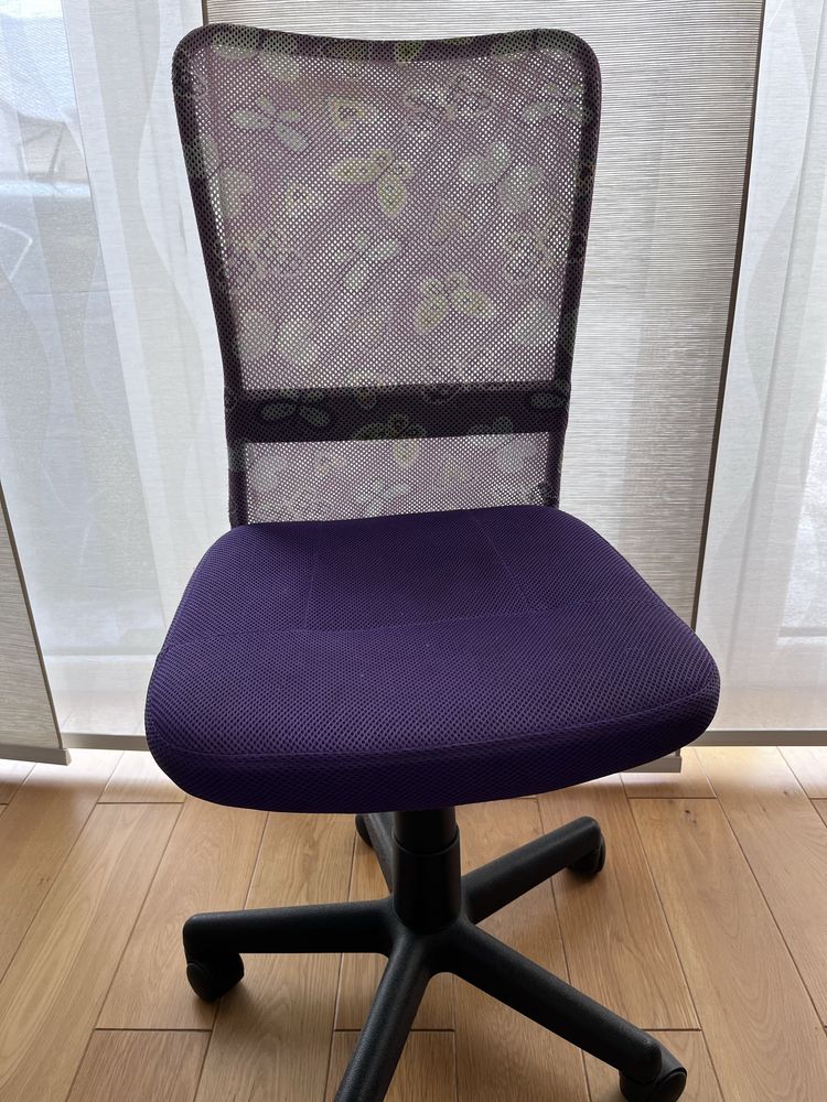 Biurko z  Szafką wiszącą z LED i krzesłem +nadstawka Super stan