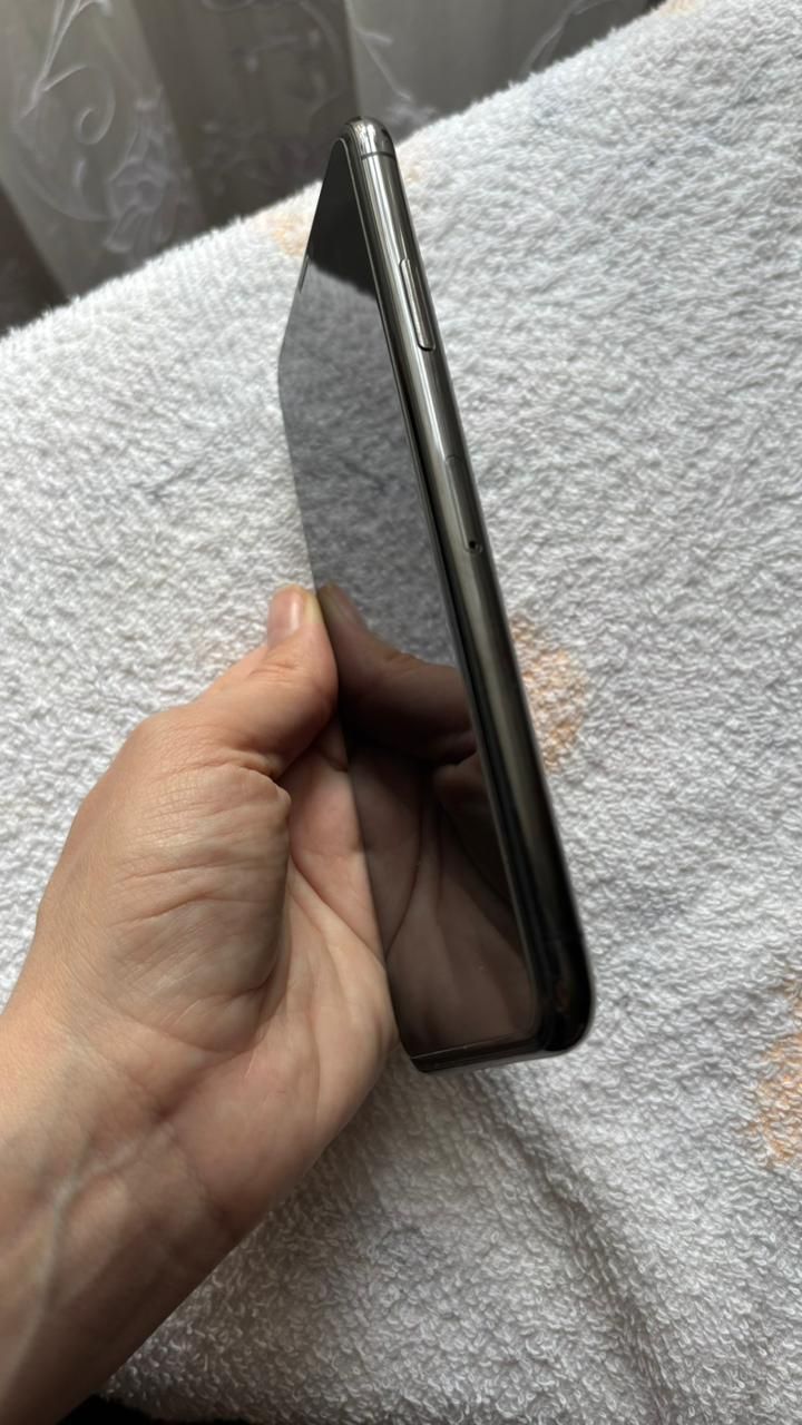 iPhone 11 pro max на 512 темно сірого кольору