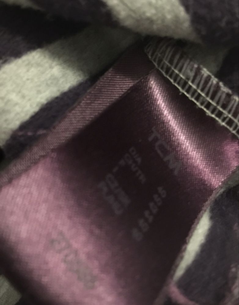 Bluza damska w pasku z kapturem na zamek 40