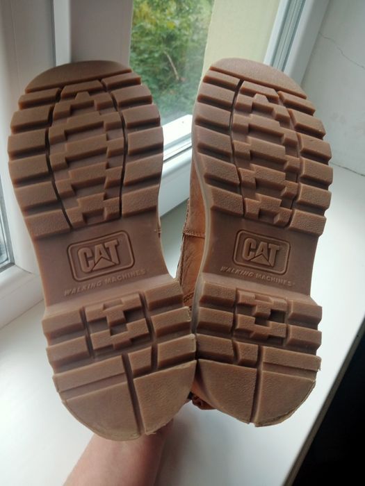 Трекінгові черевики CATERPILLAR розм.39
Розмір US 8 UK 6 EUR 39
Устілк