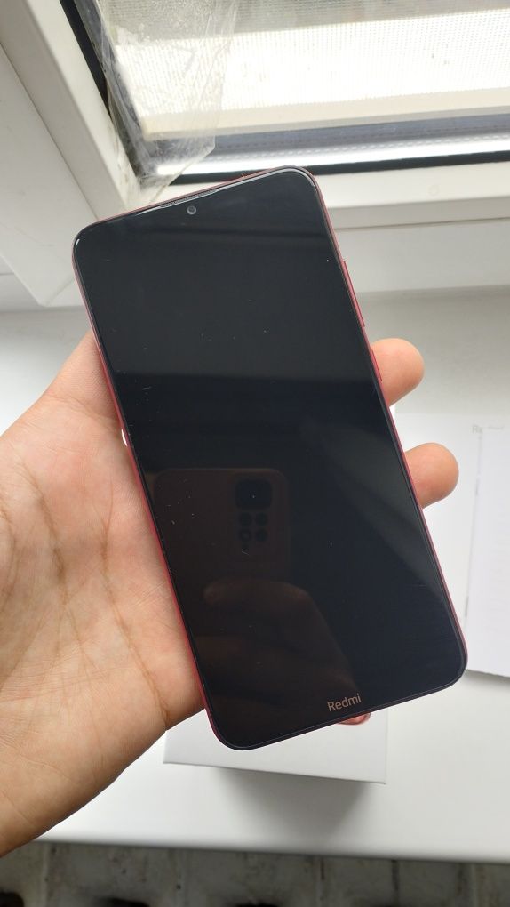 Продам Xiaomi redmi 8 4/64ГБ