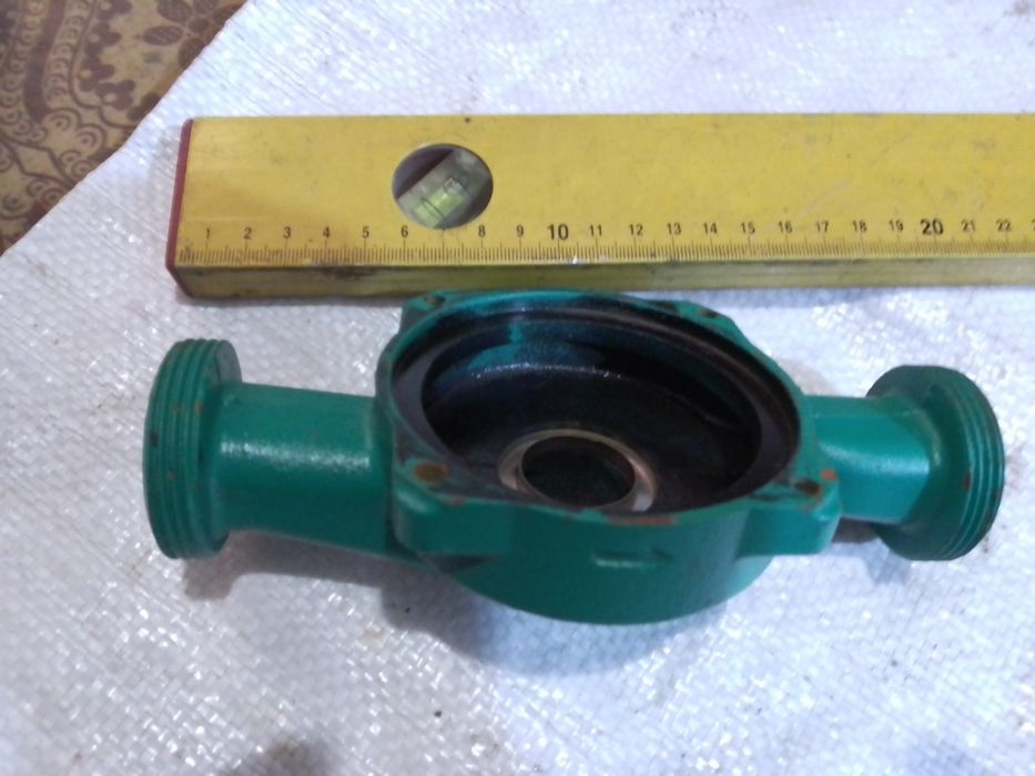 Крышка насоса , циркуляционного