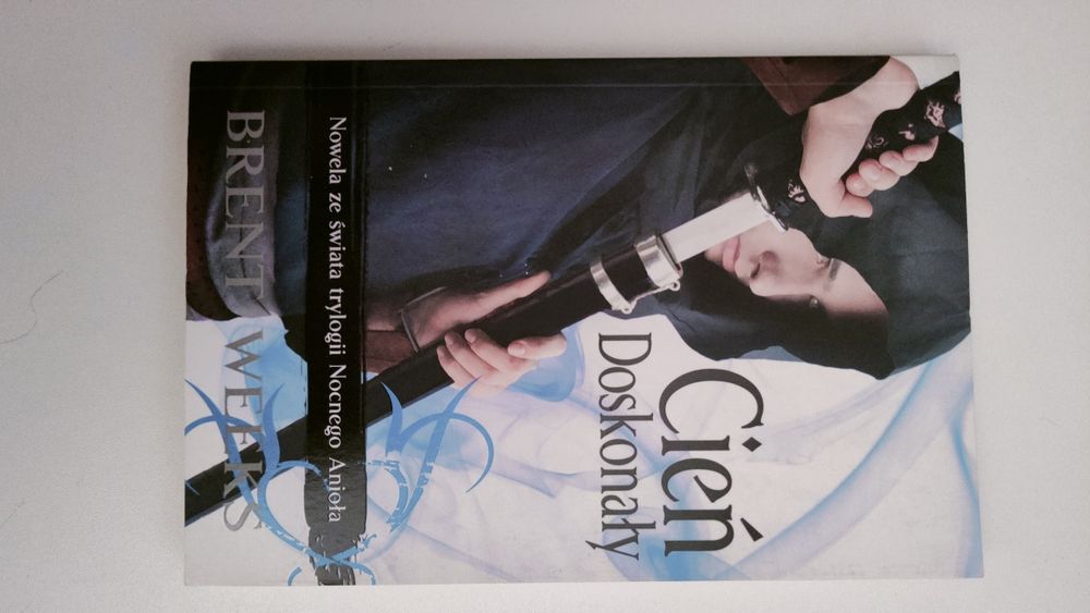 Cień doskonały B.Weeks