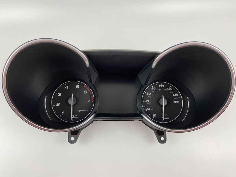 Щиток приборов спидометр Alfa Romeo Giulia 2018 года