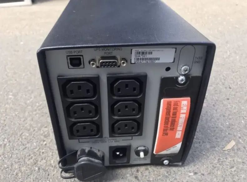 ДБЖ APC Smart-UPS 750VA (SUA750I, правильна "чиста" синусоїда)