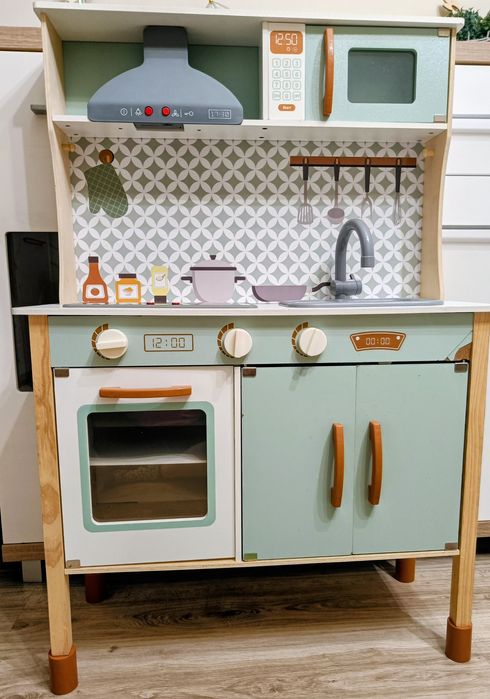 Kuchenka dziecięca Action z akcesoriami kuchennymi