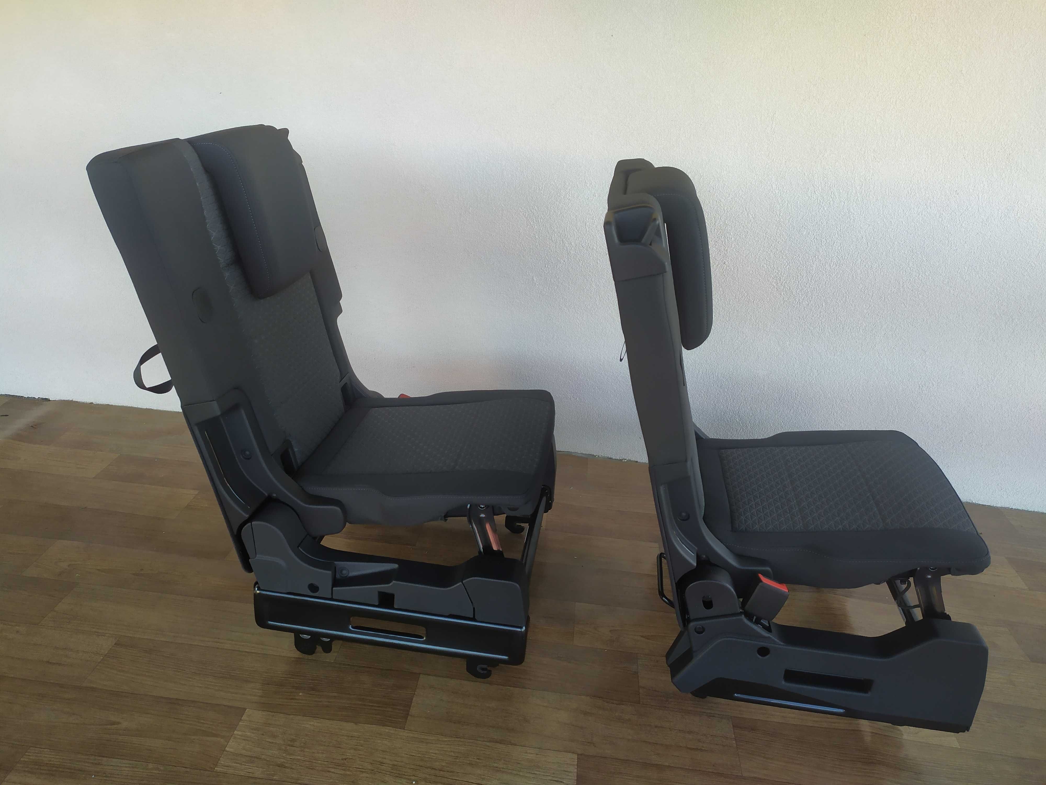 Fotele z pasami Ford Tourneo Connect III z demontażu